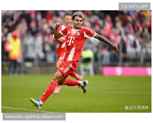 拜仁马兹拉维连续横向盘带后突施冷箭攻入一球，瞬间点燃全场激情！