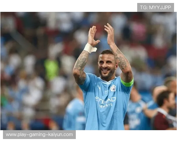 曼城沃克高速超车后传中助攻，创造经典镜头！